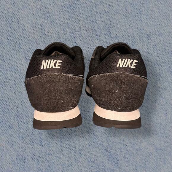 Nike MD Runner 2 Black Retro Running Shoes, Women’s Size 7.5 - Picture 4 of 6